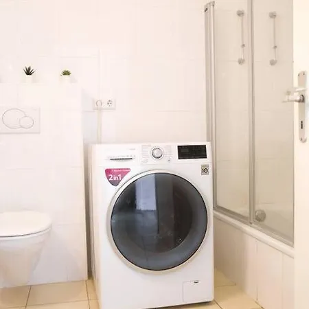 Charming Penthouse In The Center Daire *