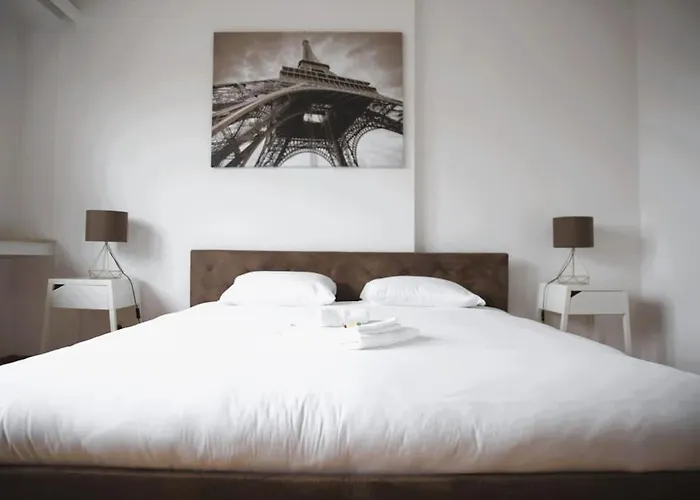 Charming Penthouse In The Center شقة *